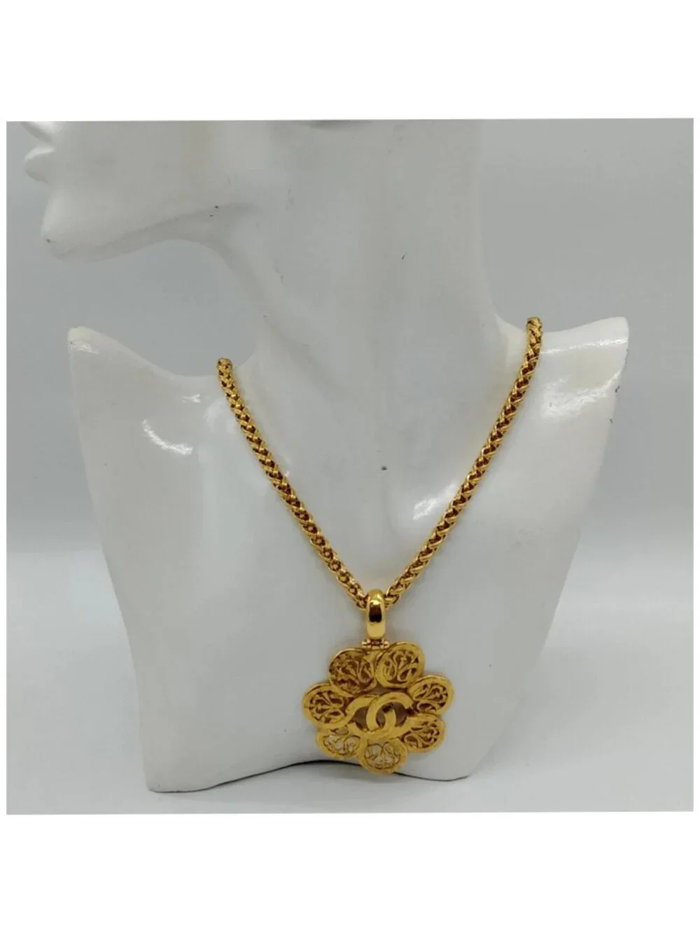 Authentic Chanel CC Camellia Gold Tone Pendant Necklace Vintage